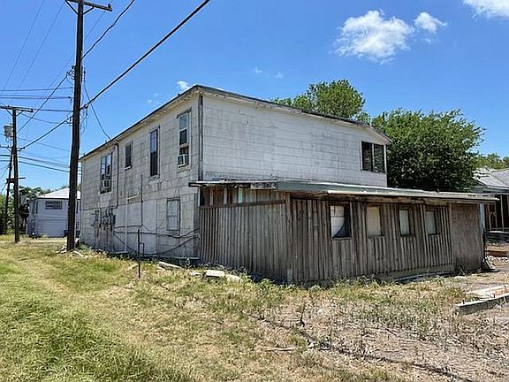 2nd image of 210 S Birch Ave