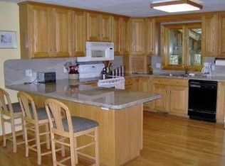 4 Pinewood Dr, Merrimack, NH 03054