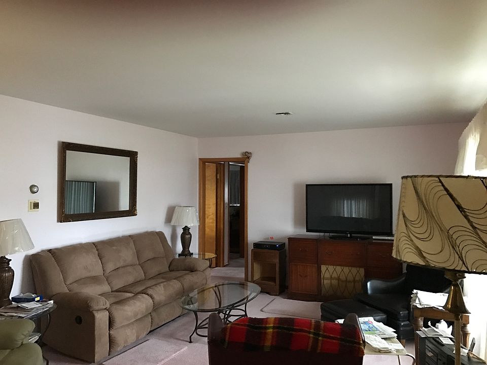 2nd image of 201 E Butler St