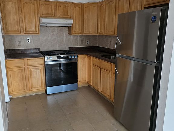 2nd image of 22258 Braddock Ave Floor 2
