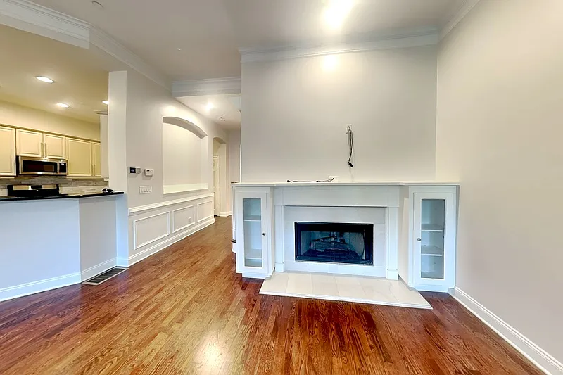 3 bed, 3.5 bath, 3375 sqft, $3,700 — Photo 4