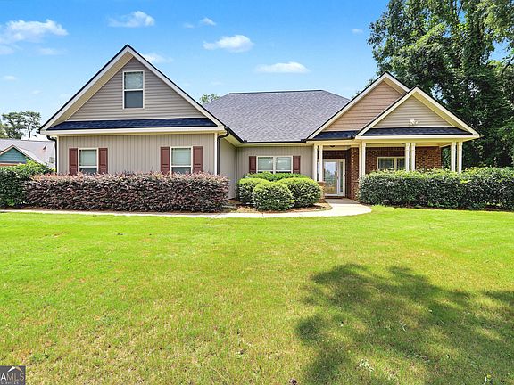 2nd image of 117 White Oak Ct