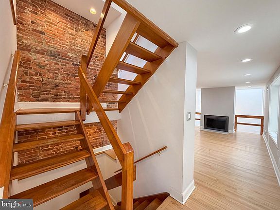 3rd image of 724 13th St NE