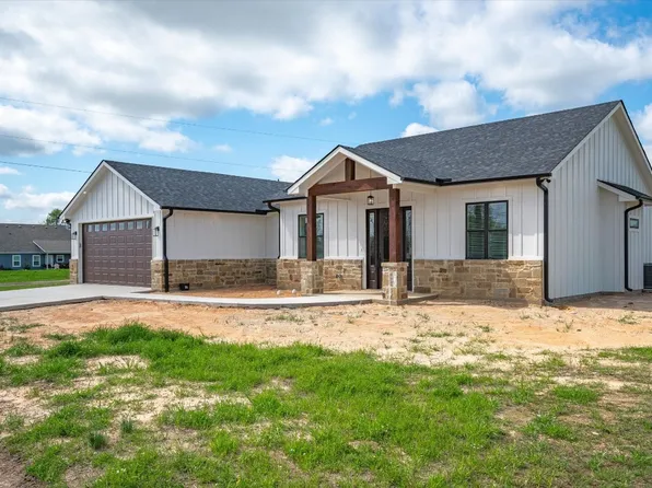 299 N Bois D Arc St, Van, TX 75790