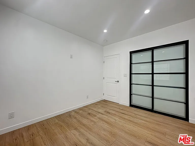 1814 S Longwood Ave — Photo 12