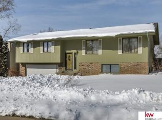 2210 Brighton Dr S, Bellevue, NE 68123