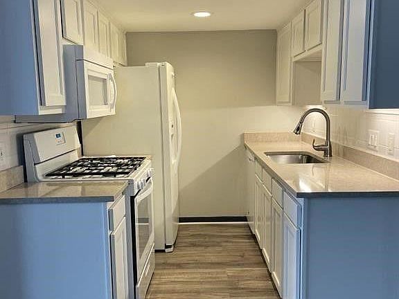 3rd image of 9699 Harbour Cove Ct