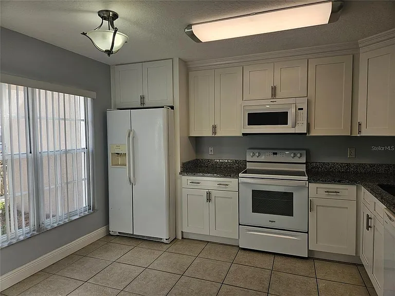 2321 Water View Loop — Photo 3