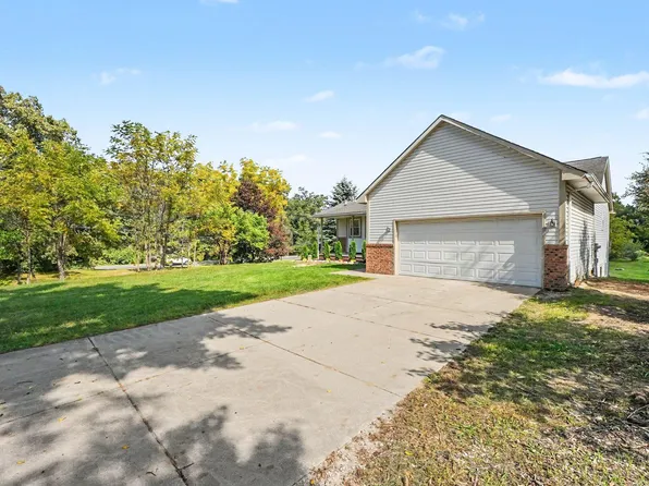 9027 Clover Dr, Milan, MI 48160