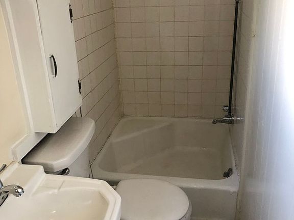 3rd image of 4605 School St