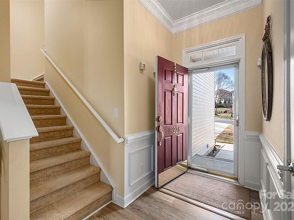 3rd image of 10228 Tintinhull Dr