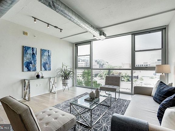 2nd image of 3409 Wilson Blvd Unit 504