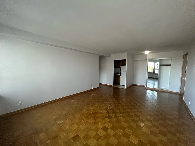 4180 Marine Terrace Apartments — Photo 73