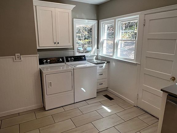 Newly remodeled kitchen.