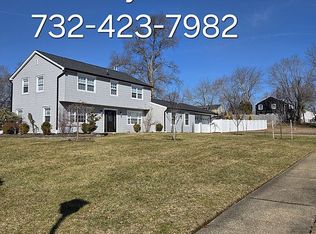 2 Girard St, Marlboro, NJ