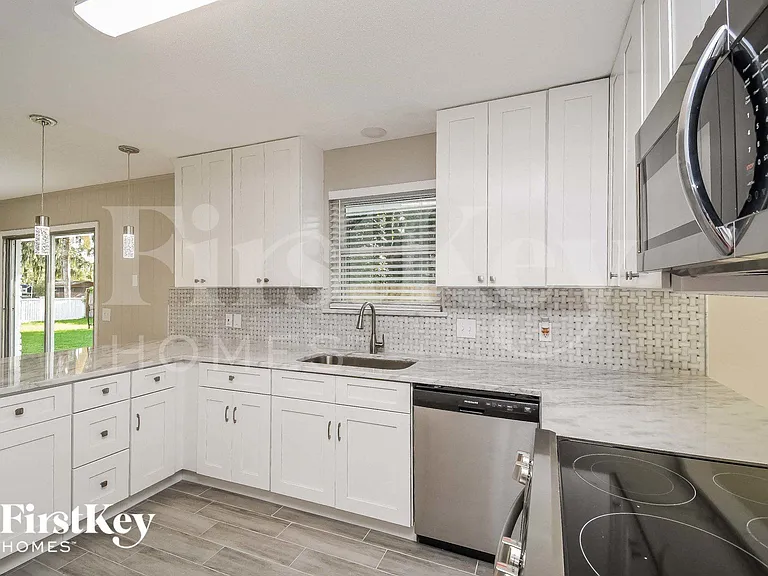 1010 Anna Ave — Photo 7