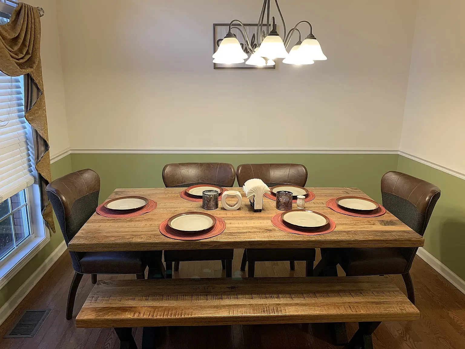 5 bed, 2.5 bath, 2258 sqft, $900 — Photo 3