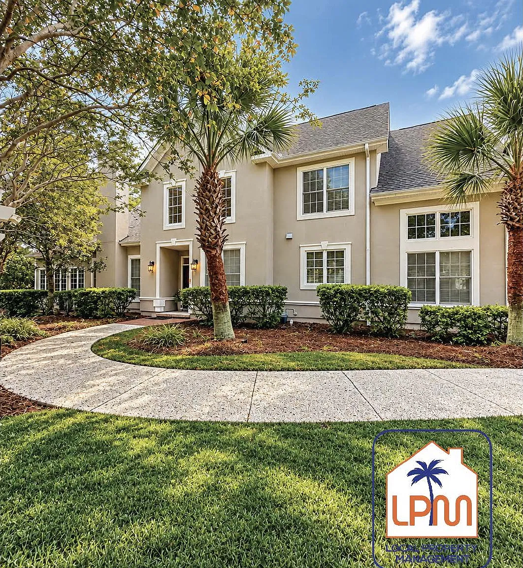 3 bed, 2.5 bath, 2922 sqft, $2,900 — Photo 1