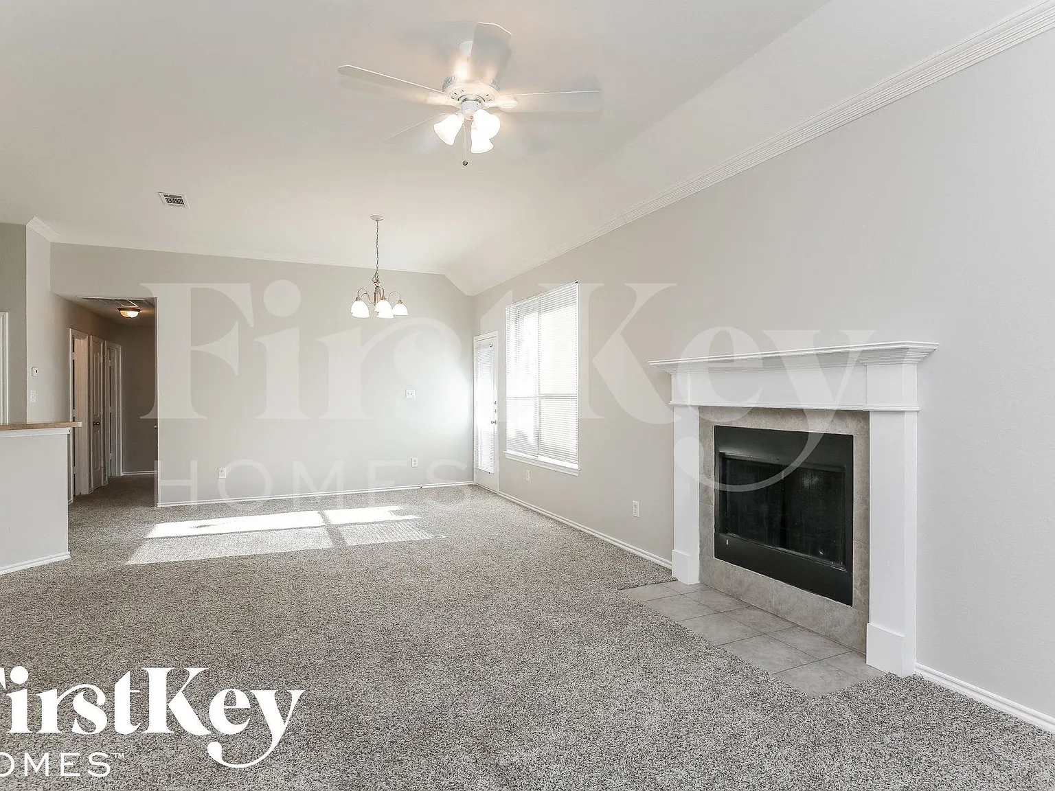 4 bed, 2.0 bath, 1582 sqft, $1,970 — Photo 2