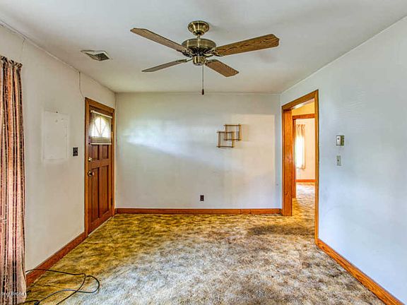 5th image of 2035 Bruce Ave