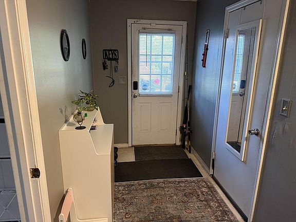 4th image of 311 Elizabeth Cir