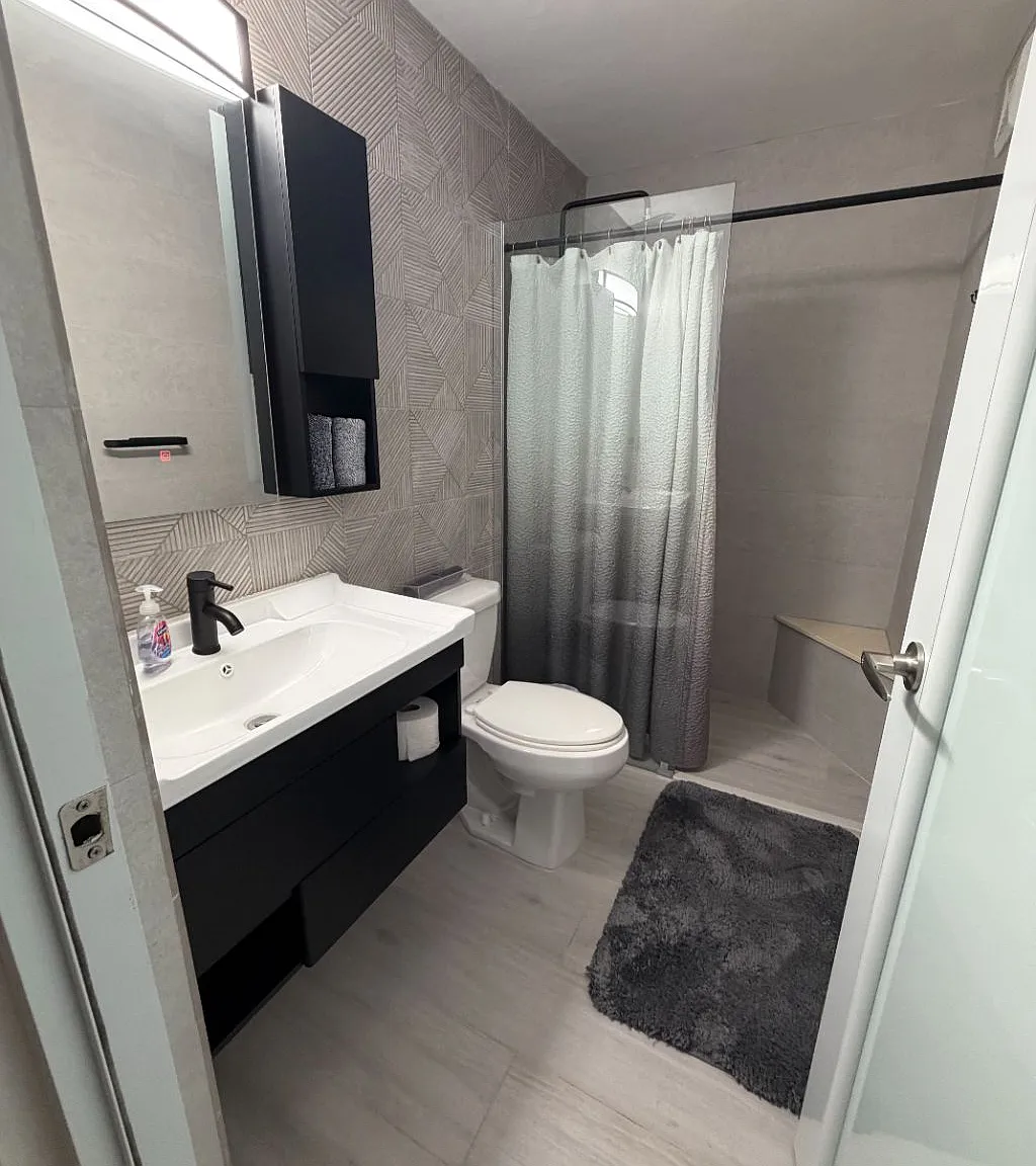 3 bed, 2.0 bath, 1120 sqft, $1,700 — Photo 3
