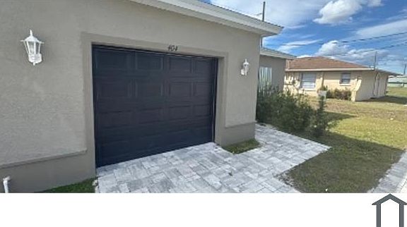 2nd image of 402 NE 24th Pl