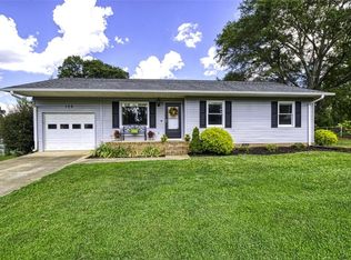 102 Blue Ridge Dr, Fountain Inn, SC 29644