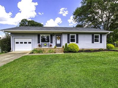 102 Blue Ridge Dr, Fountain Inn, SC, 29644