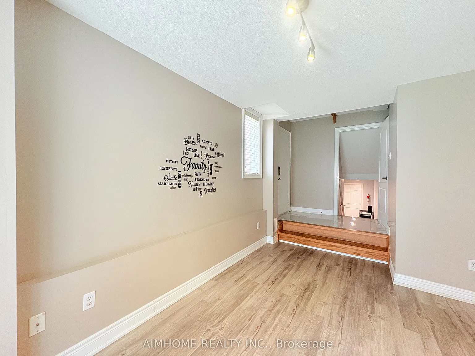 Studio, $1,500 — Photo 4