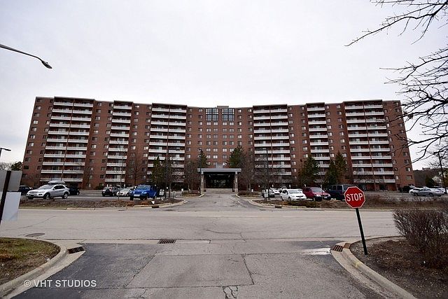 1st image of 21 Kristin Dr #22