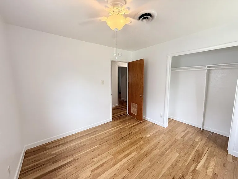 1005 S 11th St — Photo 34