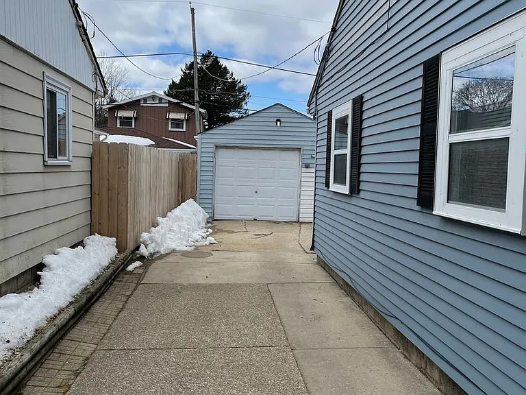3449 S Kansas Ave — Photo 20