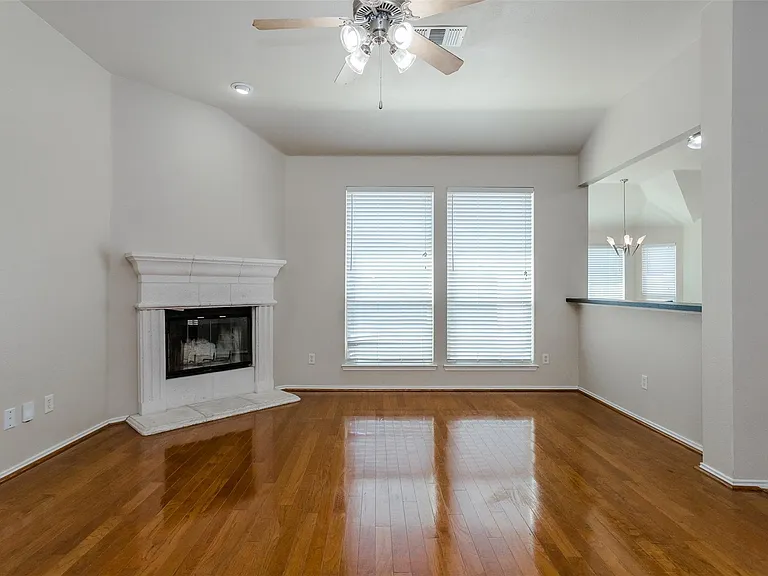 1017 Caleb St — Photo 35
