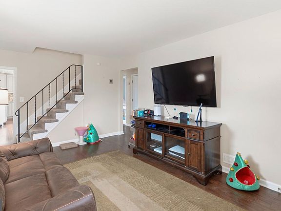 5th image of 600 Seena Rd