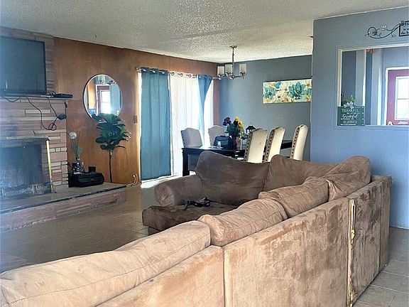 4th image of 15443 Vallejo St