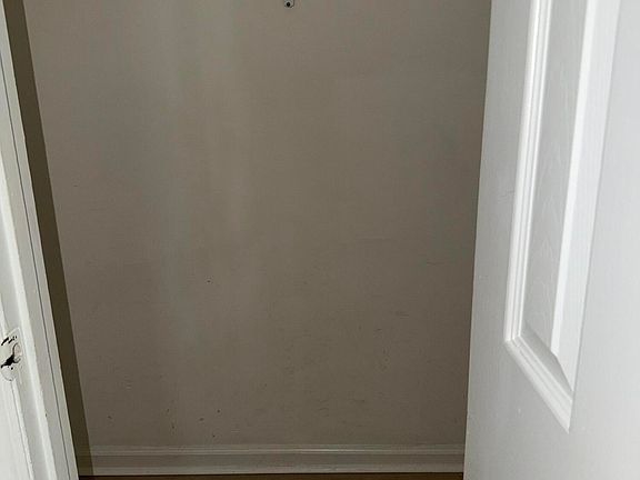 5th image of 1107 Worth St
