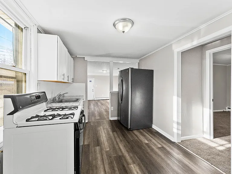 323 Philadelphia Ave #4 — Photo 9