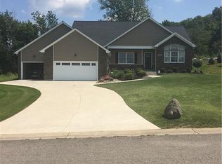 4927 Big Vista Dr, Lewiston, NY 14092