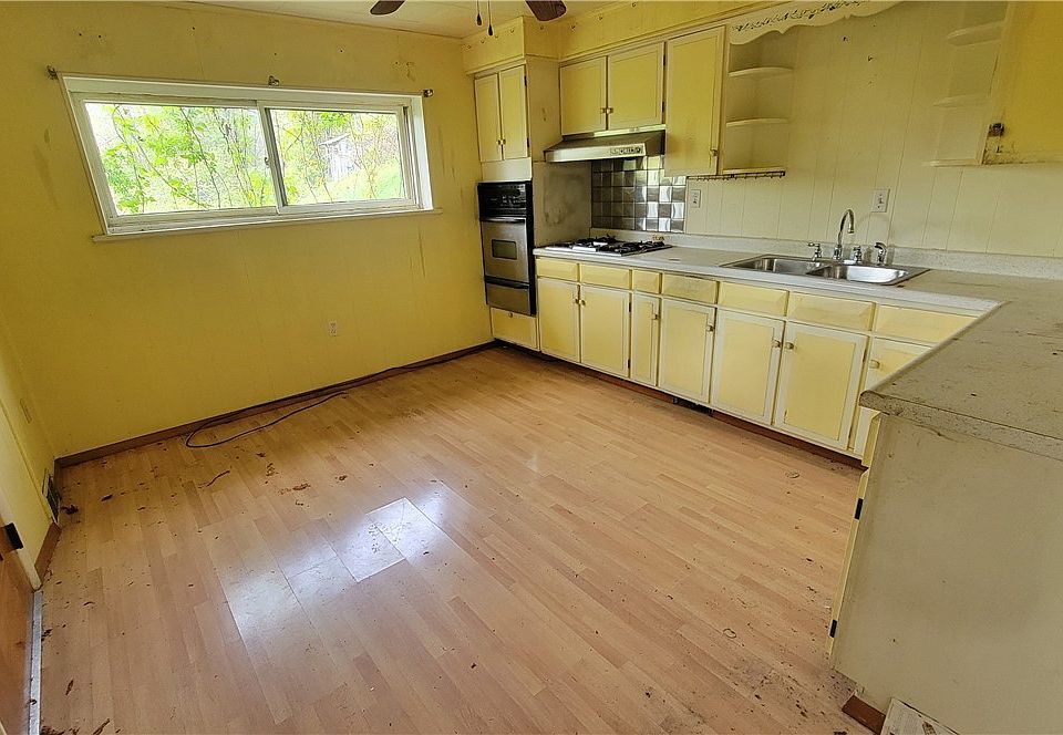 2nd image of 123 Sims Ln