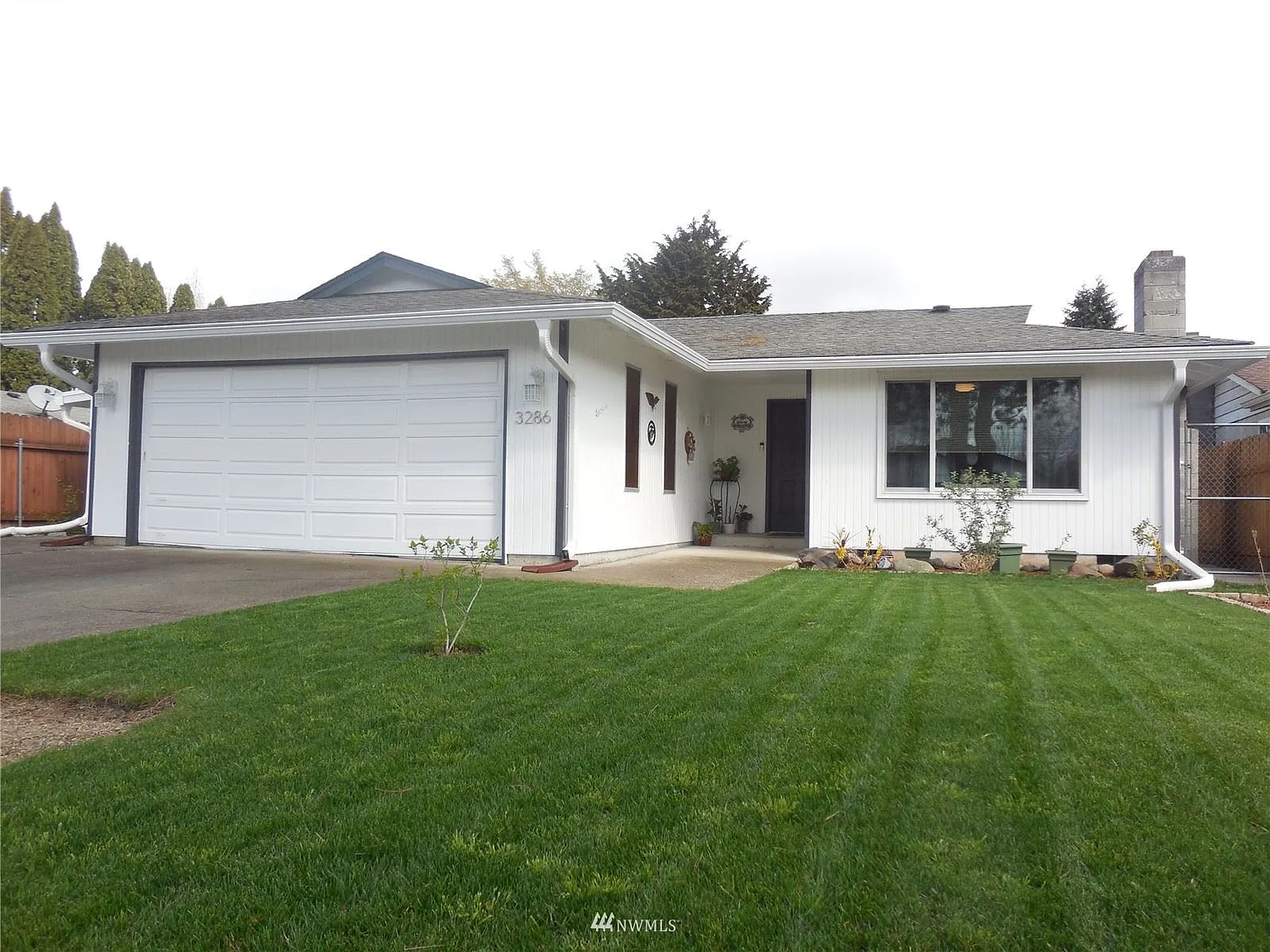 3286 Tori Ln photo 1