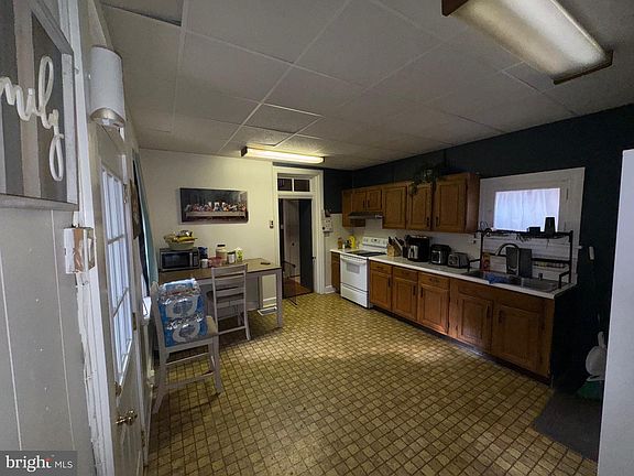 4th image of 54 Randolph Ave