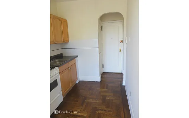 Rented by Douglas Elliman | media 4