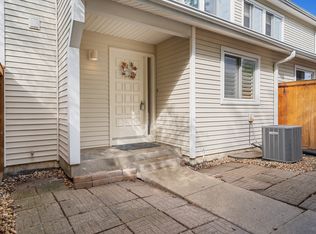 408 Hazelwood Ter, Buffalo Grove, IL