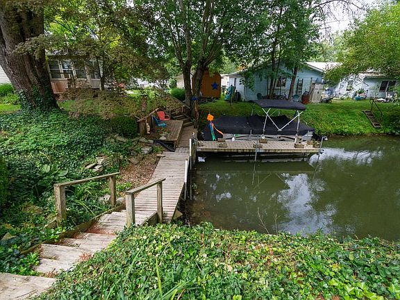 4th image of 5930 S Shore Dr