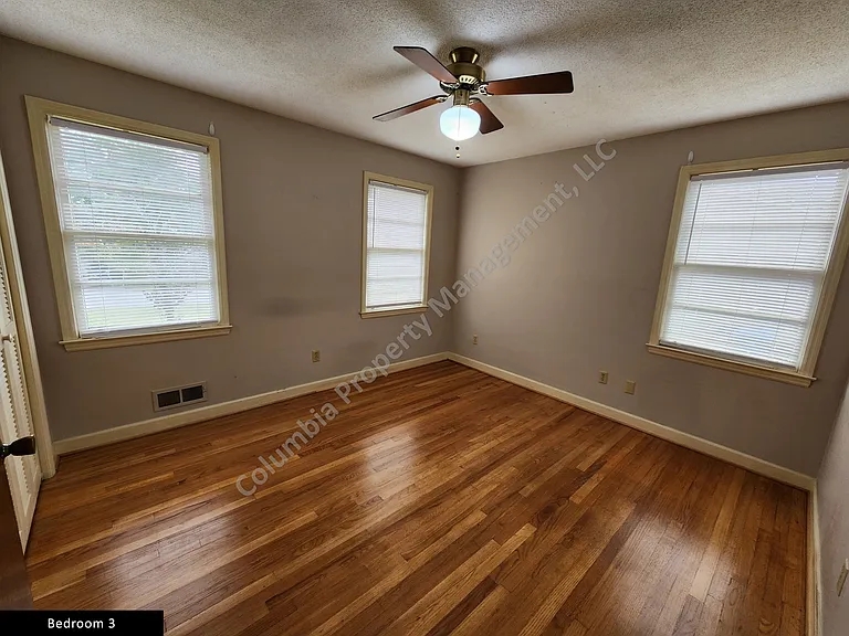 7241 Venus Rd — Photo 2