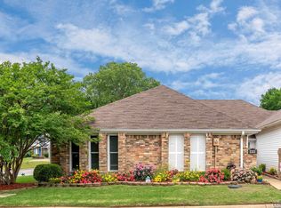 909 Towne Lake Dr, Longview, TX 75601