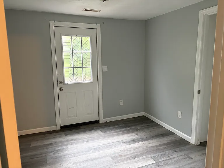 6 Milton St #2B — Photo 10