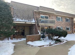 6S130 Park Meadow Dr APT 6C, Naperville, IL 60540