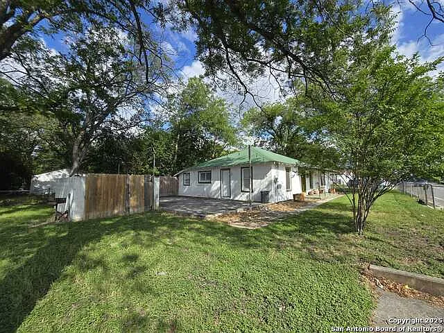 1020 Mission Rd — Photo 24